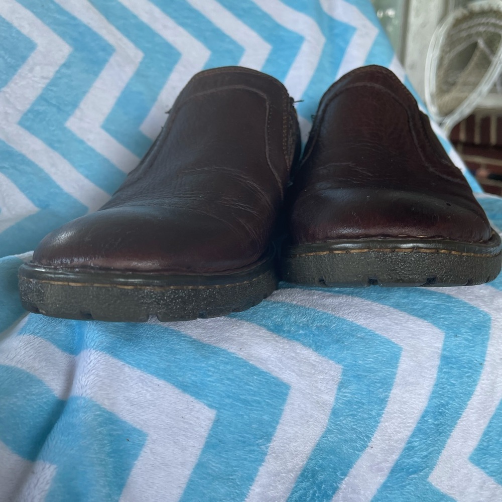 Men’s size 11 brown leather BORN slide on shoes